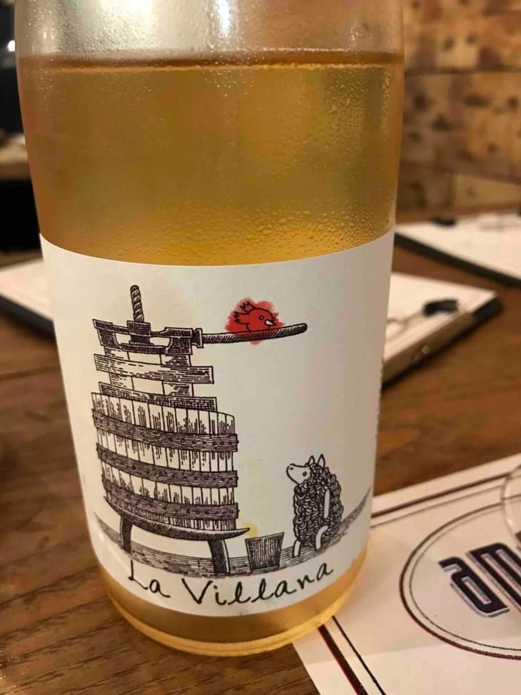 Vino Bianco - La Villana - Joy Kull 
