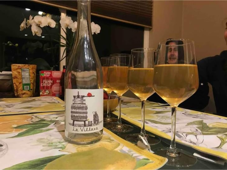Vino Bianco - La Villana - Joy Kull 