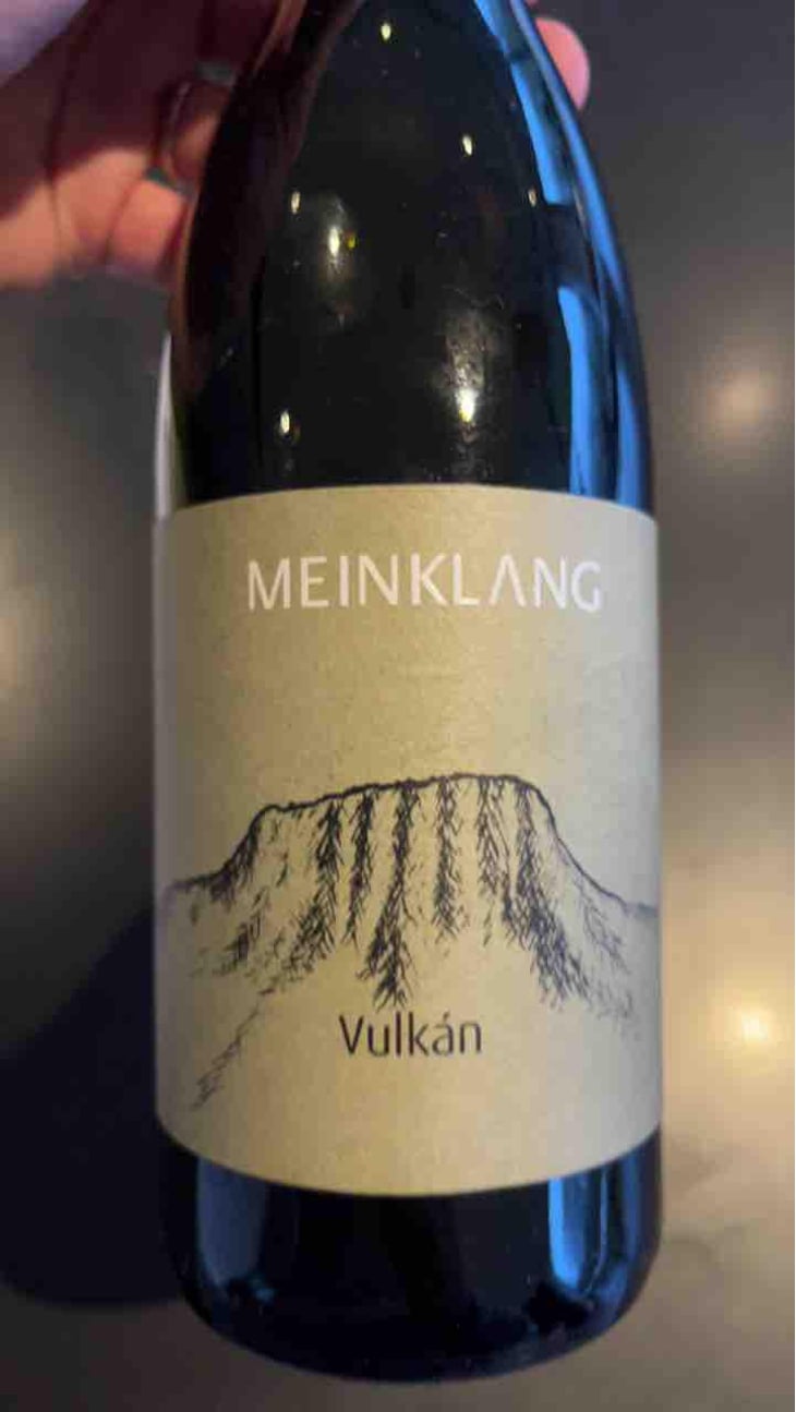 Vulkán - Meinklang - Weingut Michlits - Angela & Werner Michlits 