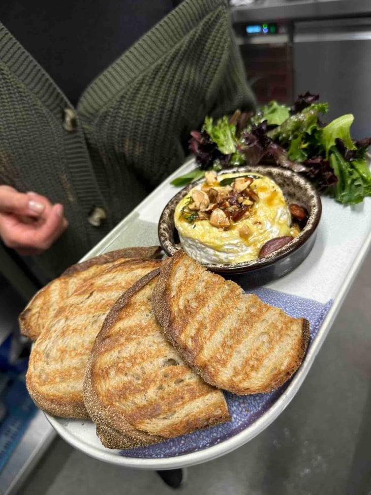Warm French Camembert And Toasted Dark Bread - Die Mosel - 642011