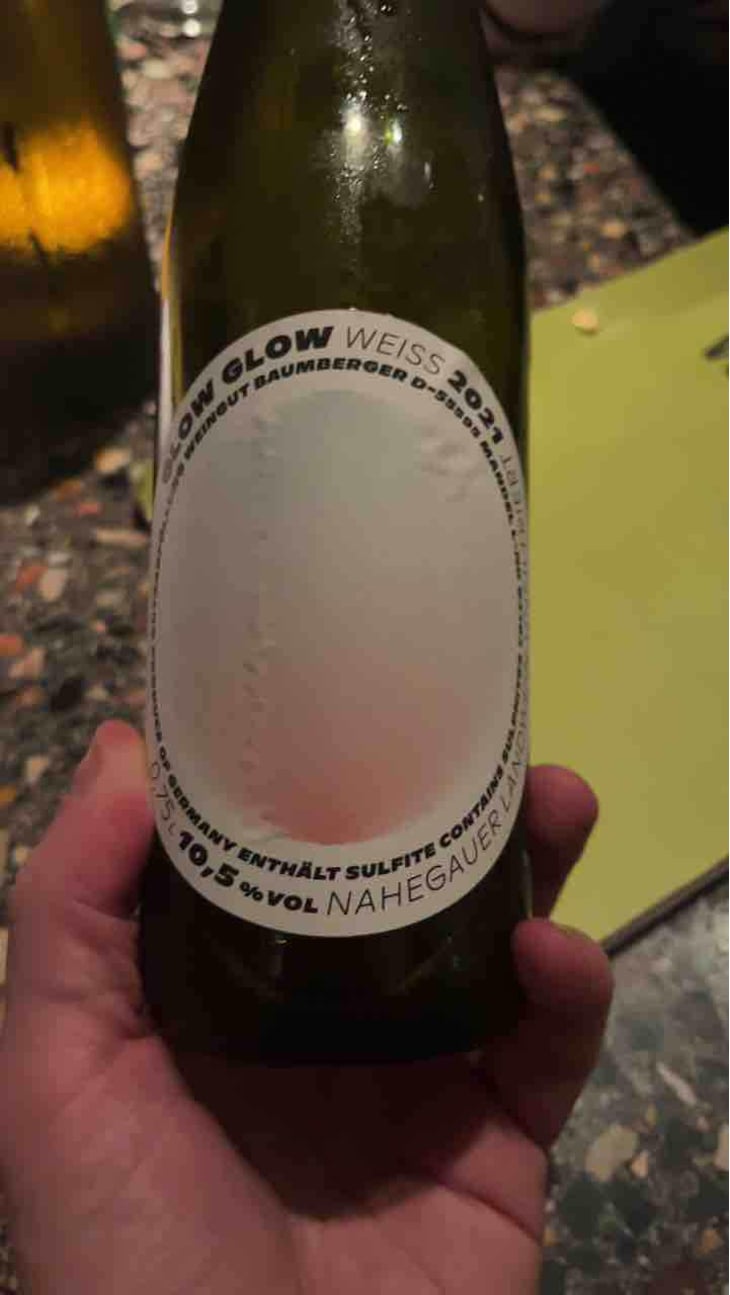 Weiss - GLOW GLOW - Weingut Baumberger - Pauline & Carl Baumberger 