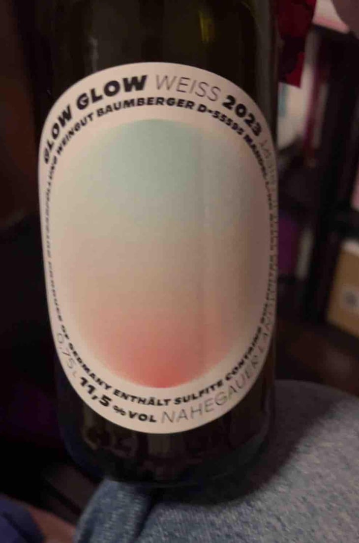 Weiss - GLOW GLOW - Weingut Baumberger - Pauline & Carl Baumberger 