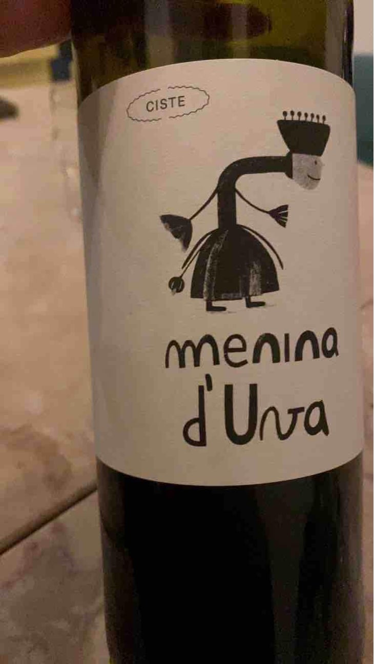 Líquen Branco - Menina D'Uva - Aline Domingues 
