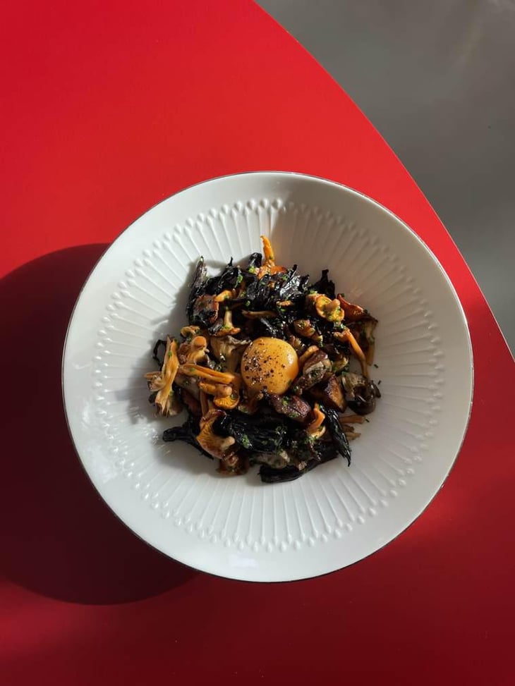 Wild Mushrooms, Chestnut & Egg Yolk - Basaal - 391146