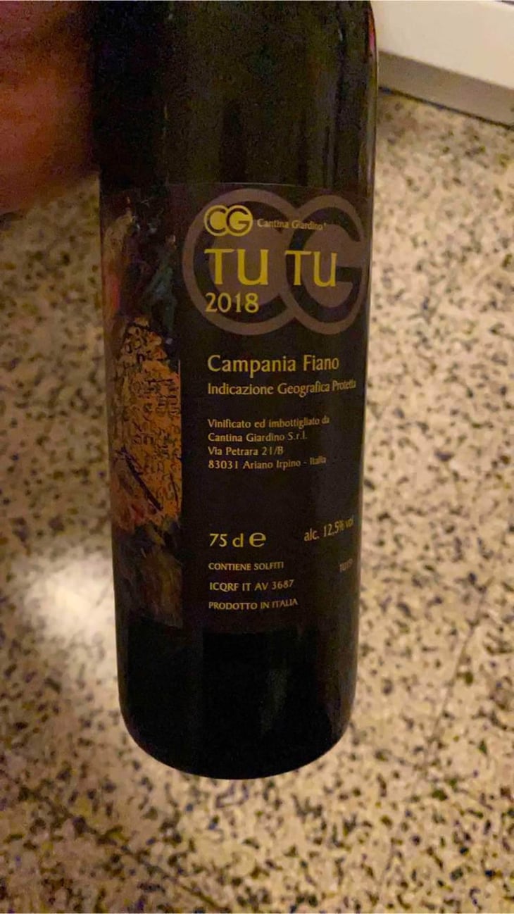 Tu-tu - Cantina Giardino - Antonio Di Gruttola & Daniela De Gruttola 