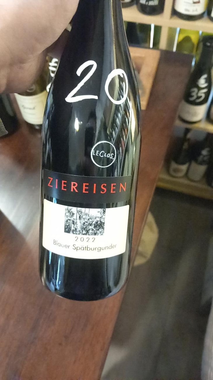 Blauer Spätburgunder - Weingut Ziereisen - Hanspeter, Edeltraud, Ida & Johann Ziereisen 