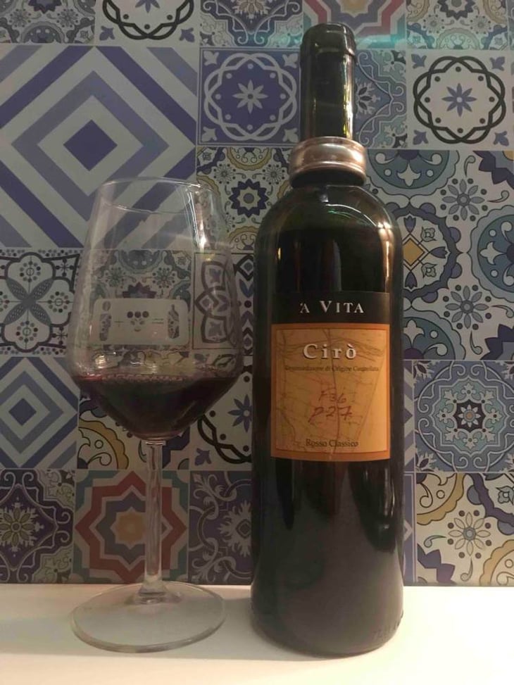 Cirò Rosso Classico - 'A Vita - laura-violino-francesco-de-franco 