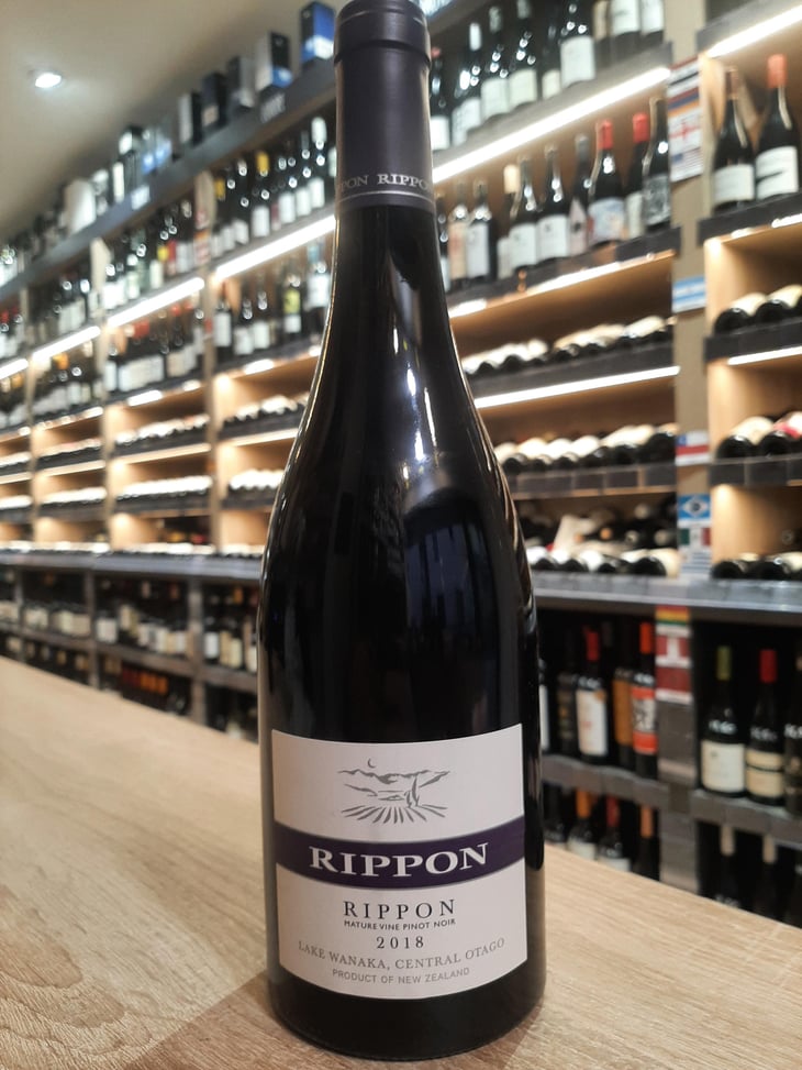 MATURE VINE PINOT NOIR - Rippon - mills-family-team 
