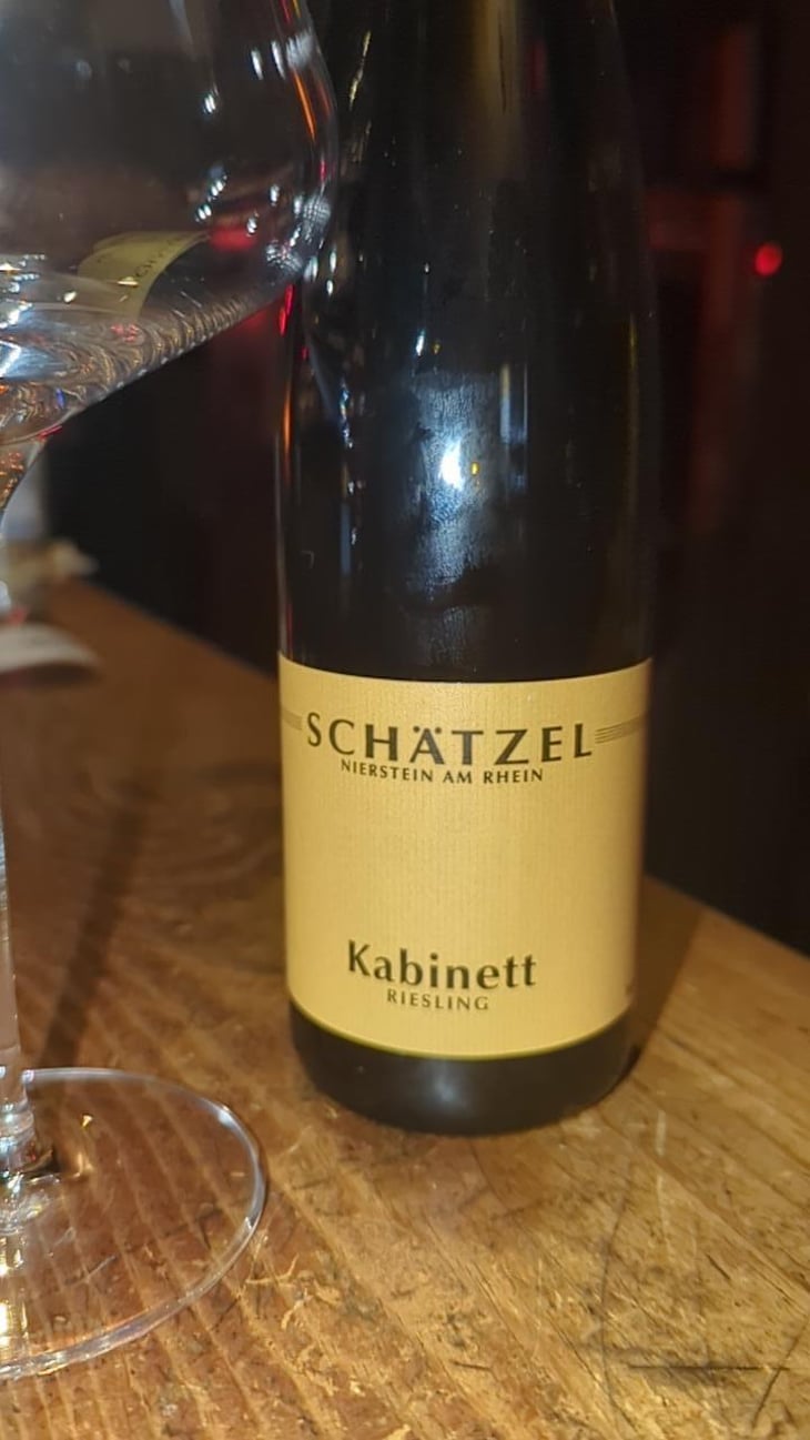 Kabinett - Weingut Schätzel - kai-schatzel-jule-eichblatt -2023