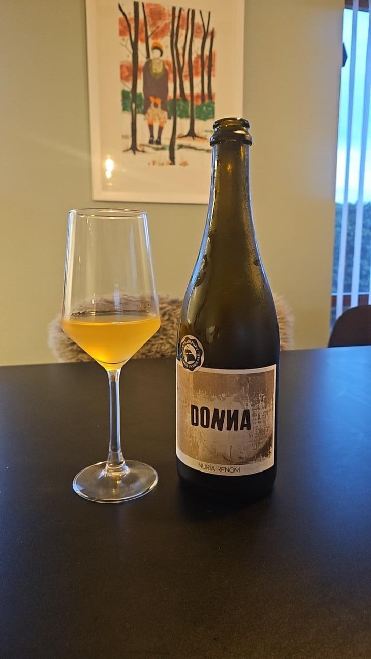 Donna - Les Cantarelles - nuria-renom-suarez -2022