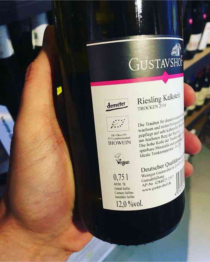 Riseling Kalkstein Trocken - Gustavshof - andreas-roll 