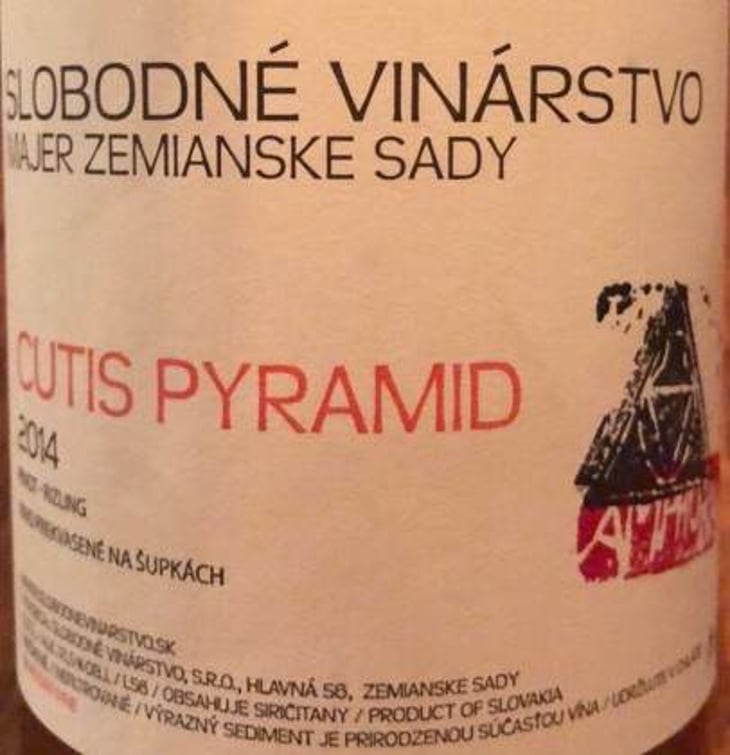 Cutis Pyramid - Slobodné Vinárstvo - Majer Zemianske Sady - michal-kuropka-agnes-lovecka-katarina-kuropkova 