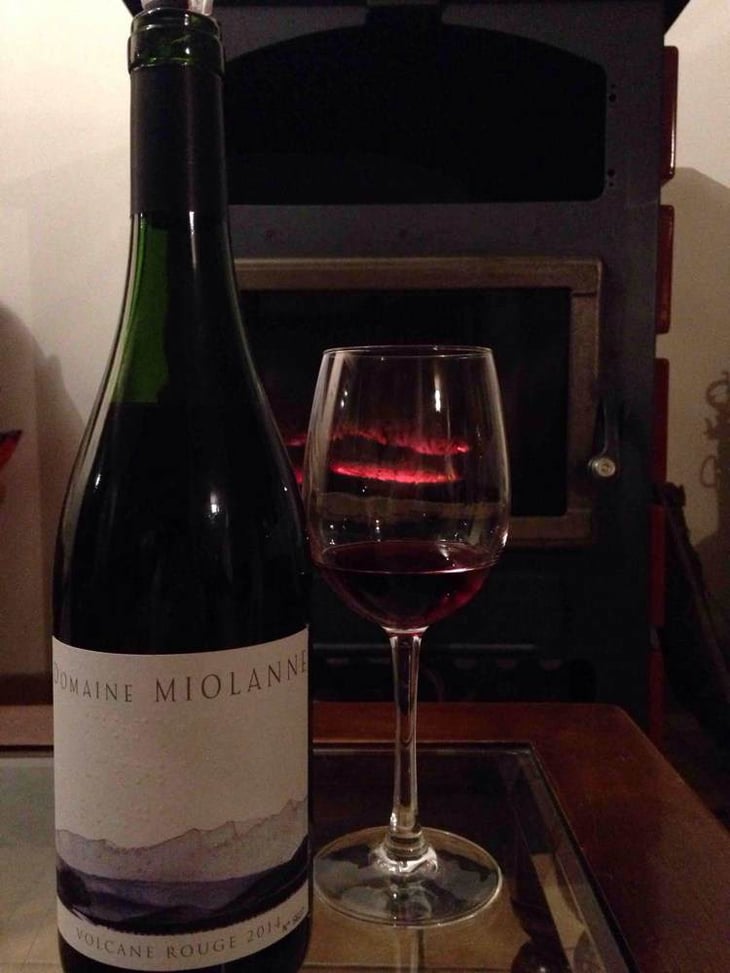 Volcane Rouge - Domaine Miolanne - jean-baptiste-deroche-laure-cartier 