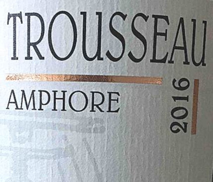 Trousseau Amphore - Domaine André & Mireille Tissot - benedicte-stephane-tissot 