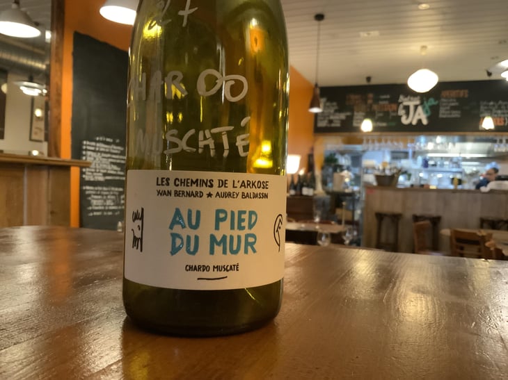 Au pied du mur - Les Chemins de l'Arkose - yvan-bernard-audrey-baldassin 