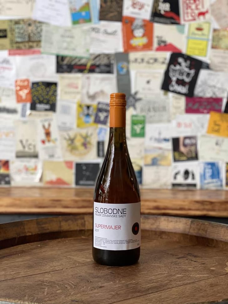 Supermajer - Slobodné Vinárstvo - Majer Zemianske Sady - michal-kuropka-agnes-lovecka-katarina-kuropkova 