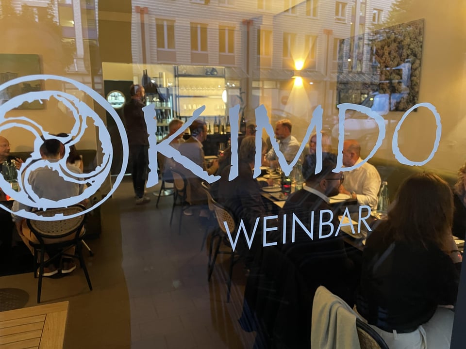 Kimdo Weinbar: a Bar in Hamburg with a selection of natural wines ...