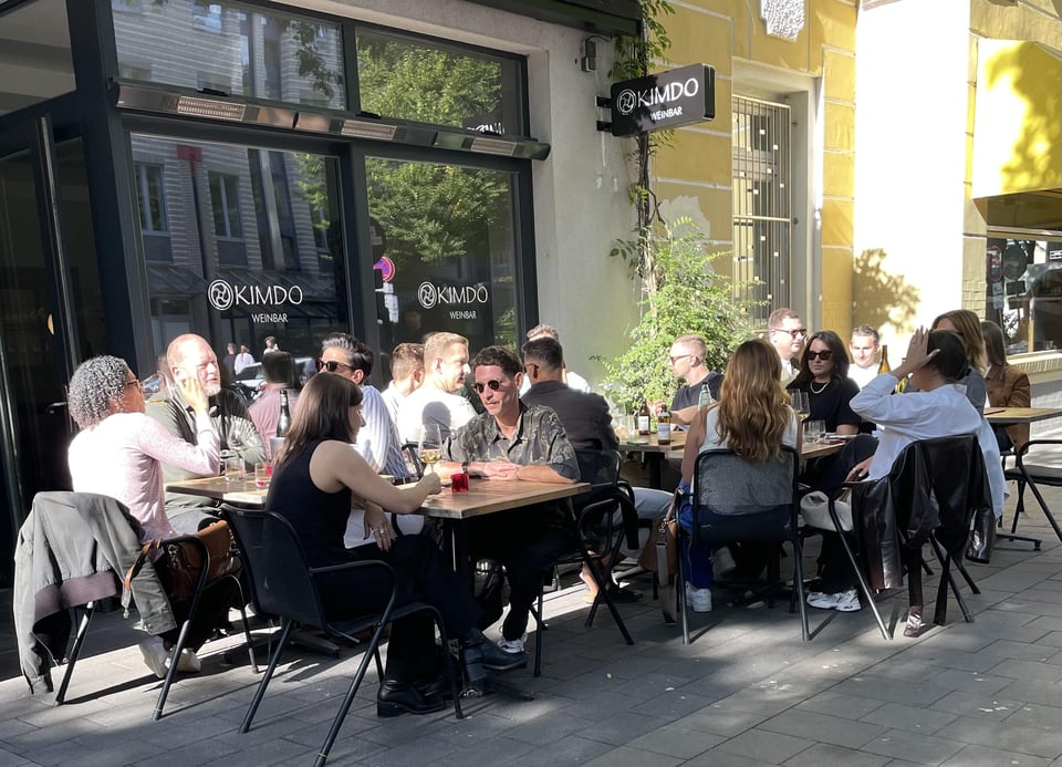 Kimdo Weinbar: a Bar in Hamburg with a selection of natural wines ...