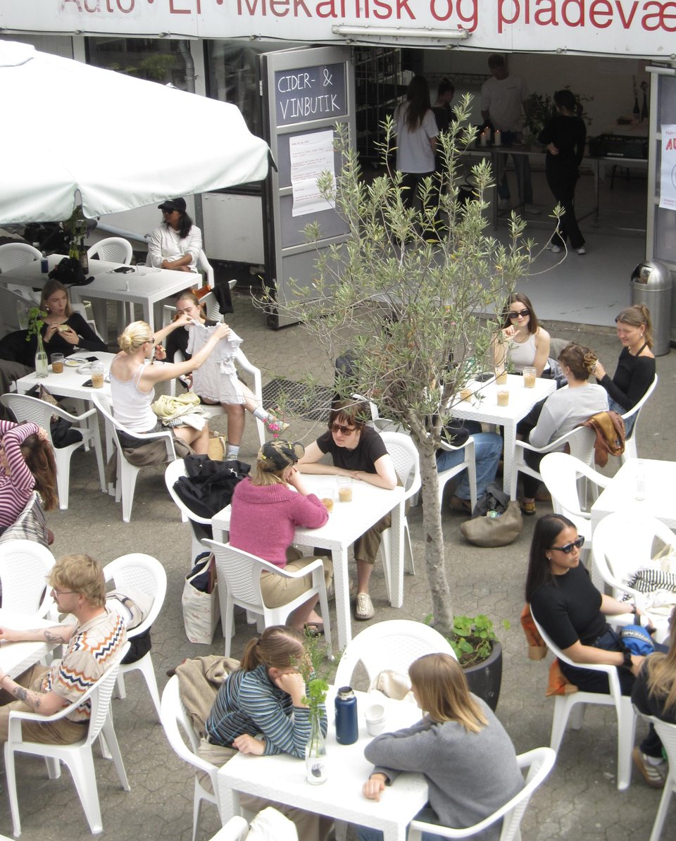 Paris: Brussels and Bruges Tour \u0026 Optional Chocolate Tasting | GetYourGuide, image size:960x1194