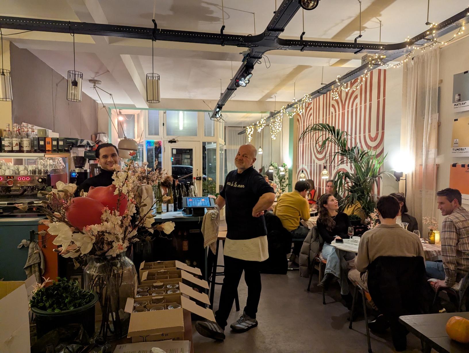 Pop-up natural wine bar
