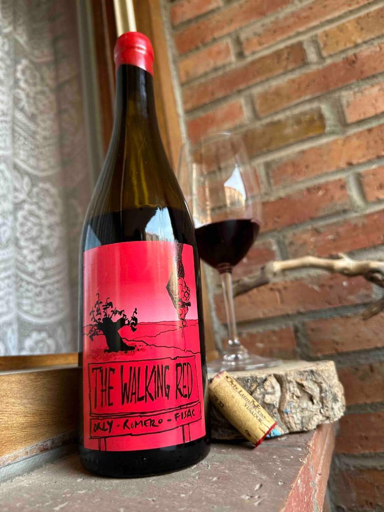 The Walking Red - Orly Lumbreras Viñador - orly-lumbreras -2020